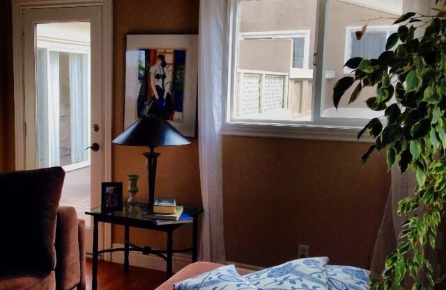 Prime Location – Steps from Hermosa Beach! n3 bedrooms and 2.5 bathrooms