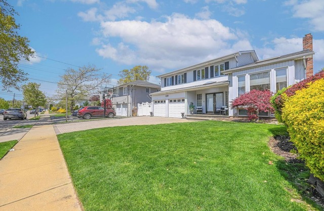 Prime Ryder Cup Location - Spacious 4 Bedroom Retreat with Pool, Outdoor Kitchen