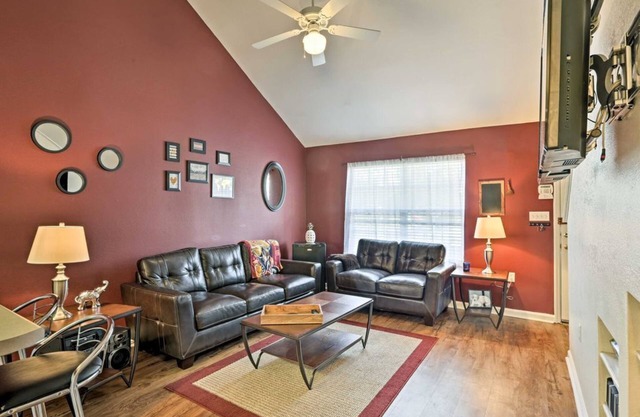 Pristine Tallahassee Townhome Near FSU & Golf!