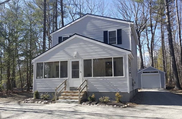 Private 3 Bedroom Moltonborough House with Nearby Lake