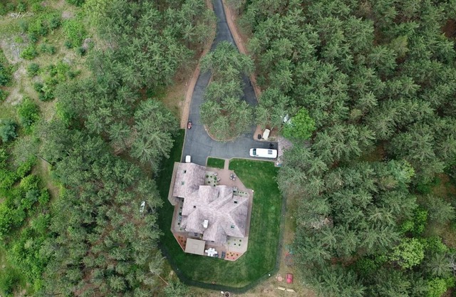 Private and Peaceful- 7 Bedrooms, 4 1/2 Baths, In-law Suite, Heated Hot Tub.