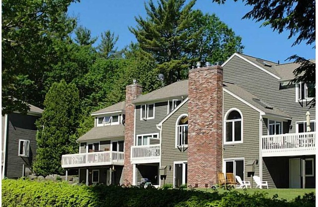 Private and Quiet Lakefront Unit With Private Beach & Dock