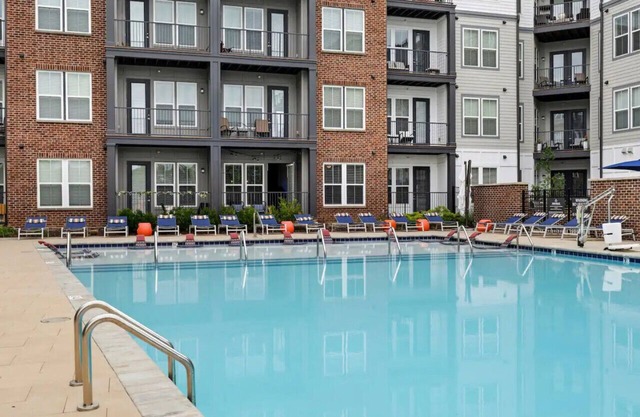 Private Apartment 7 Minutes to Downtown!