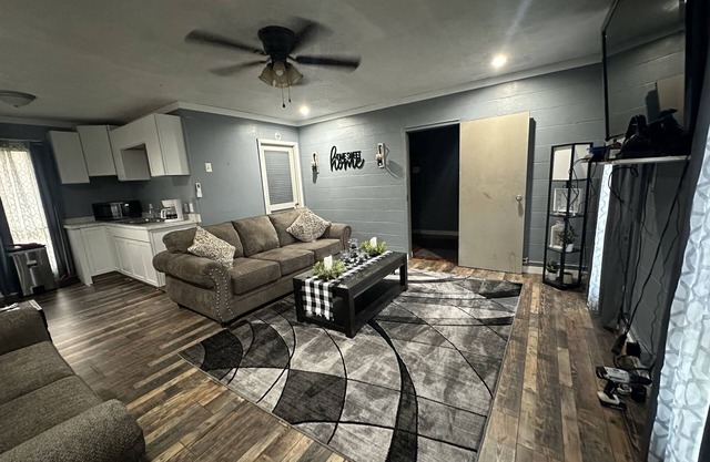 Private apartment, located close to the Hatfield & Mccoys sites and trails!