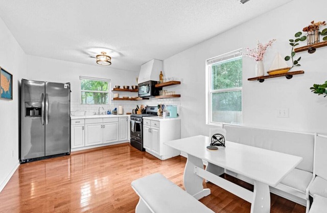 Private Backyard With Fire Pit, 15 Min to Downtown