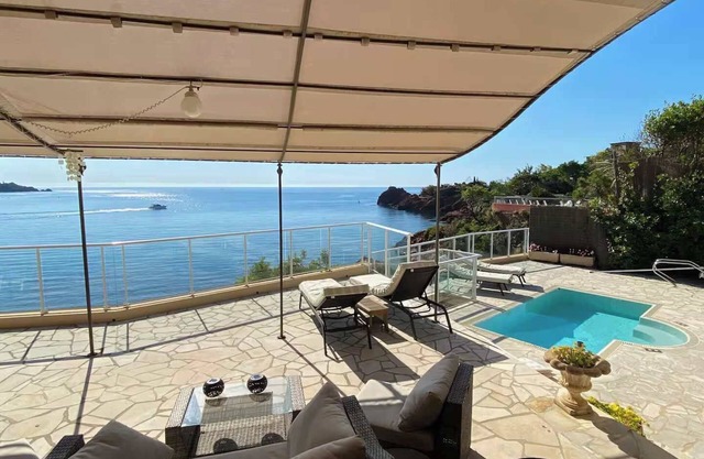 Private beach villa, sea view - Théoule sur mer
