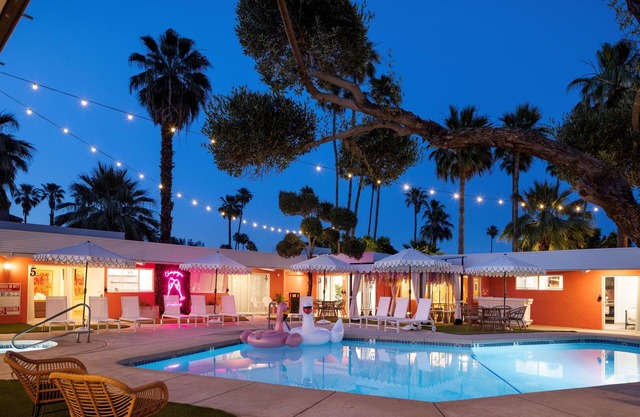 Private Boutique Retreat | 9 Chic Suites | Pool & Hot Tub | The Muse Hotel!