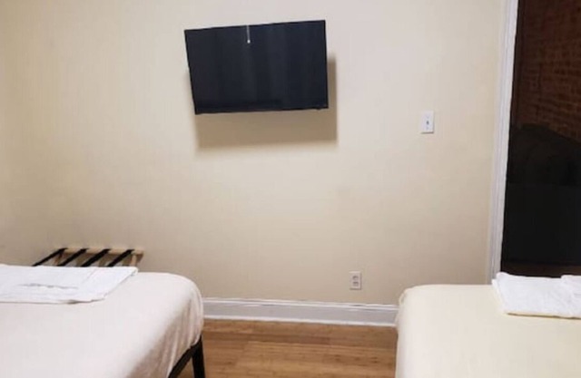 Private comfortable 1BR Apt by University City