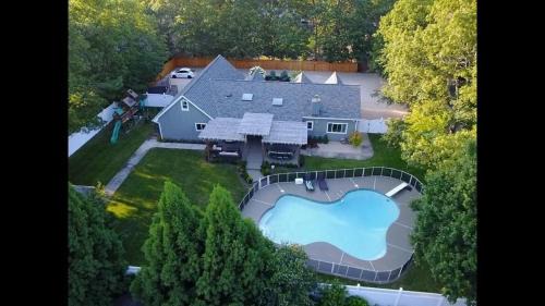 Private completely fenced in property Near beach