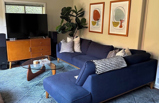 Private Cottage in the heart of West Hollywood