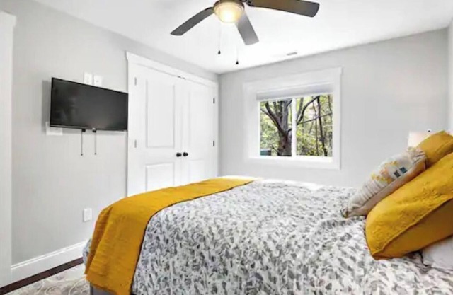 Private cozy 1 Bedroom Guest Suite; 17 min from downtown AVL