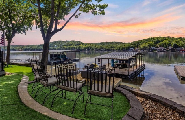 Private Dock, Bunkhouse, Firepit & Kayaks at MM45