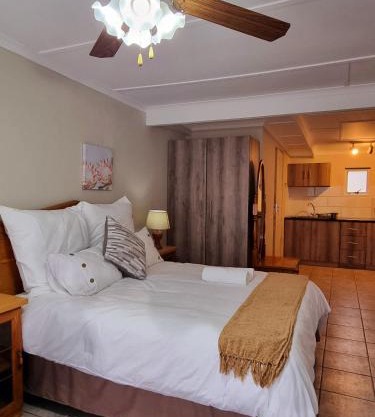Private Guest Suite with 24hr Electricity, East London