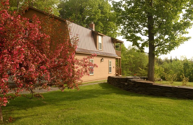 Private Guesthouse On 400 Scenic Acres- See Our Show Oxen & Try Maple Sugaring!