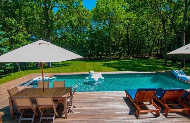 Private Hampton Home-Wainscott