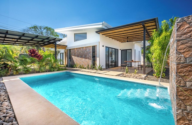 Private House and Pool 15 min from Tamarindo Town