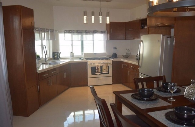 PRIVATE HOUSE AT ENSENADA B.C. MEXICO, 3 BEDROOMS, KITCHEN, PARKING FOR 7 PEOPLE