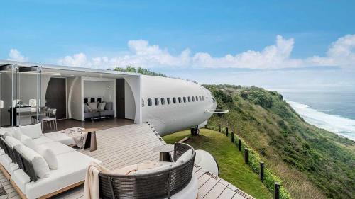 Private Jet Villa on top of the Nyang Nyang Beach Cliff