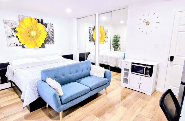 Private King bed and bath, your cozy retreat!