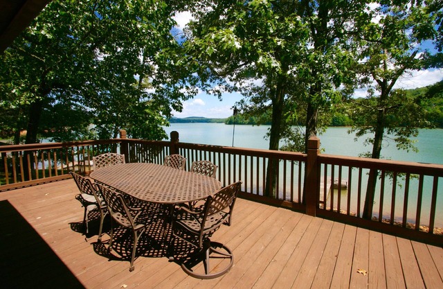 Private Lakefront Home With Mountain Vistas. Canoe And Rowboat Available. Dock.