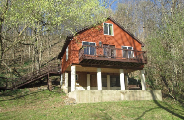 Private Luxury River Cabin on the Bank of the Shenandoah River