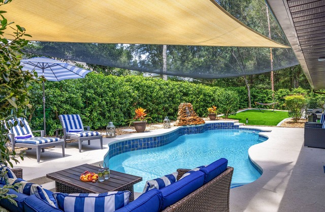 Private oasis in Dunnellon w/pool next to Rainbow River
