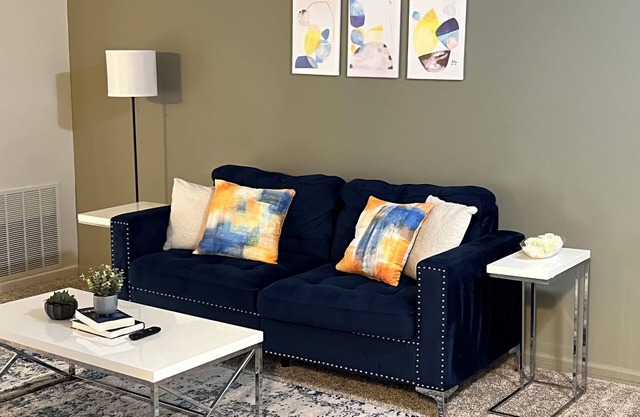 ✭ Private One Bedroom ✭ Minutes from Center City ✭ Ideal for Long Stays ✭