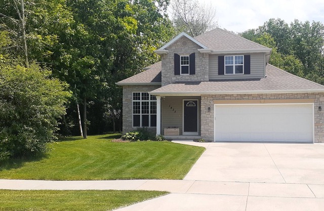 Private Pet-friendly Home Close To The Green Bay Packers and Other Entertainment