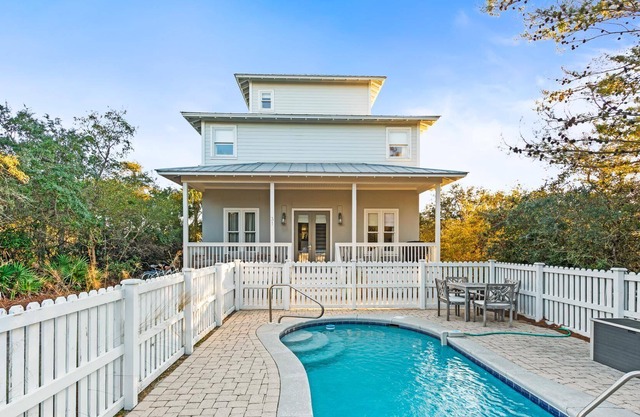 Private Pool! Deeded Community Beach Access! Professionally Decorated!