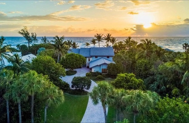 Private relaxing getaway on the beach