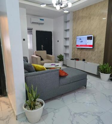 Private Room 5G Wifi Work Desk Fridge