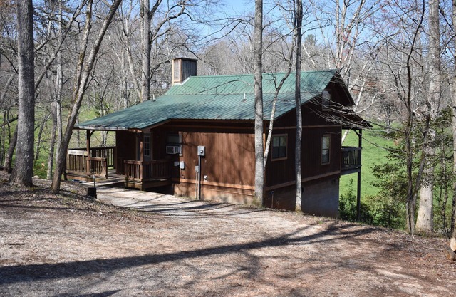 Private, Secluded, Relaxing Cabin. 012564nASK ABOUT WEDDING OPPORTUNITIES!