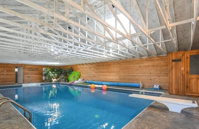 Private Spacious Country Estate Guesthouse ★ Pool★ Sauna ★Game Room ★