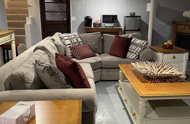 Private Studio Apartment close to Downtown Greenville, Furman U, BJU and more!