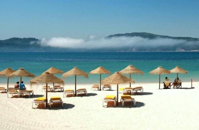 Private Suite at Hotel Aqualuz 2/4 hotel service included 50 mt beach