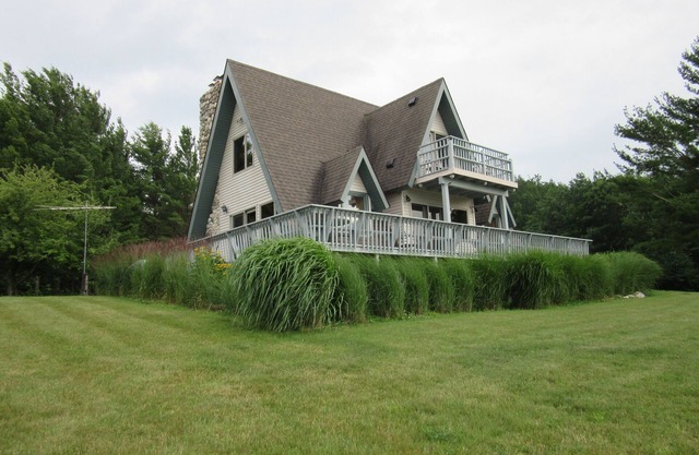 Private Sunset Chalet on 40 Beautiful Acres