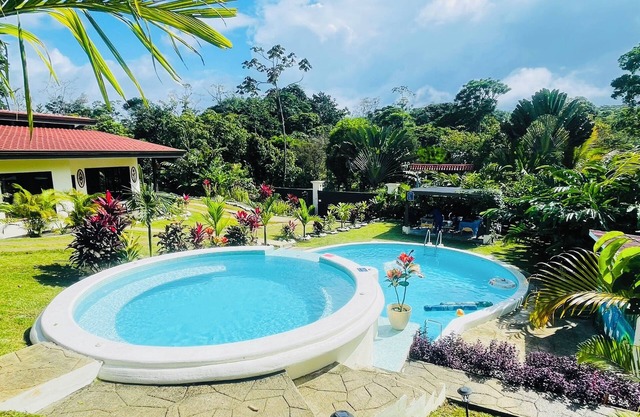 Private Villa near La Fortuna w/Large Pool Perfect for Large Groups & Families