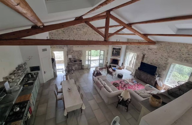 Private villa in Montaud: Elegance and tranquillity