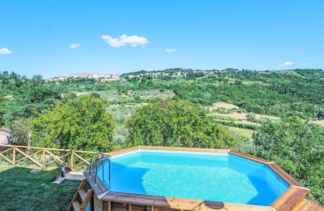 Private Villa with WIFI, private pool, hot tub, TV, patio, pets allowed, panoramic view, parking
