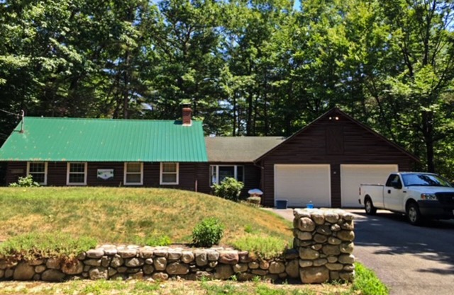 Private waterfront cabin with large deck, private dock, kayaks & gas grill