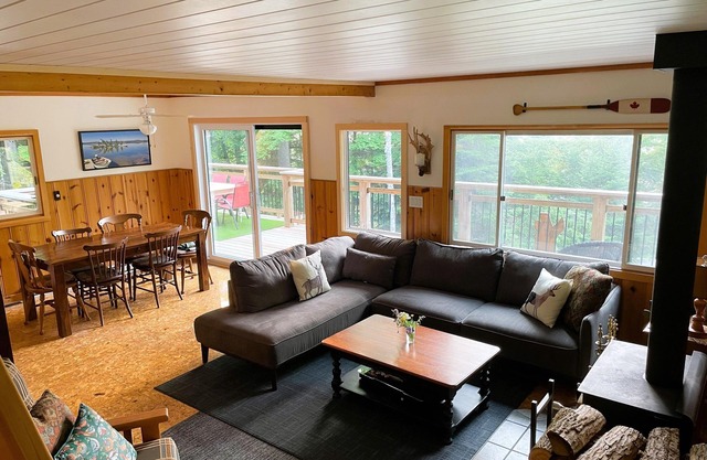 Private Waterfront cottage surrounded by mature trees & breathtaking views
