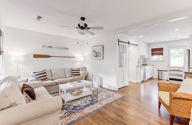 * *PROFESSIONALLY CLEANED l BEACH CHIC COASTAL VILLA!*COME RELAX! ☀️🦀❤️