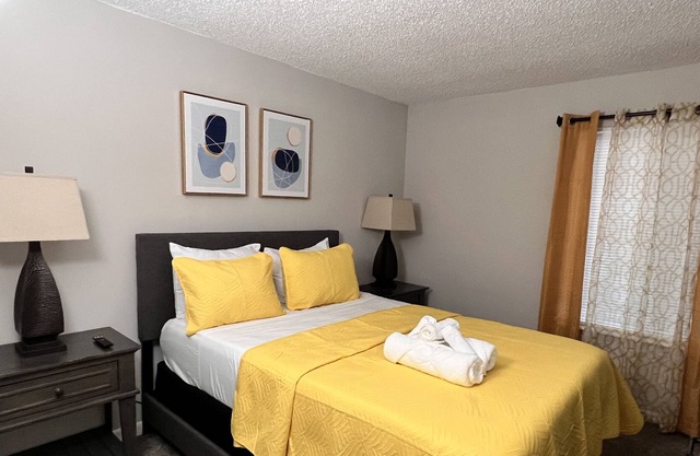 PROMO 5% WEEKLY/ 15% MONTHLY DISCOUNT Sleeps 8 - 20, Downtown Nashville, Zoo