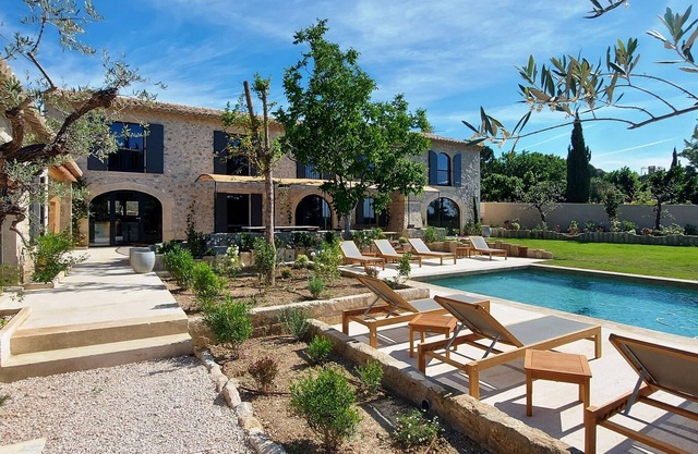 Propriété de Charme Avec Piscine Chauffée