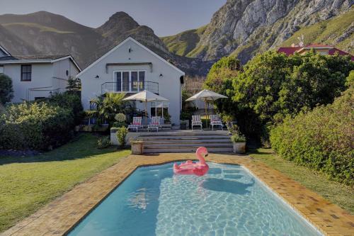 Protea & Pincushion Cottages