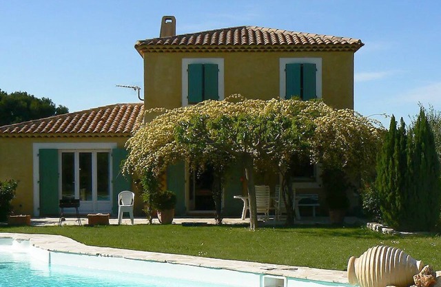 Provencal villa with swimming pool, garden and absolute comfort -Up to 10 people