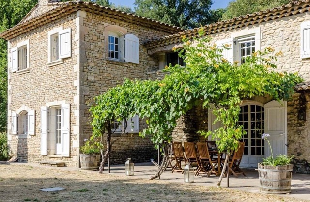 Provence Pines – peaceful and affordable Luberon home