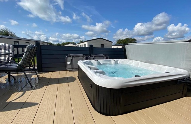 Puddleducks, Dog Friendly Hot Tub Lodge