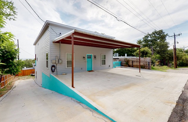 Pura Vida Texoma, Unit B | House in Gordonville