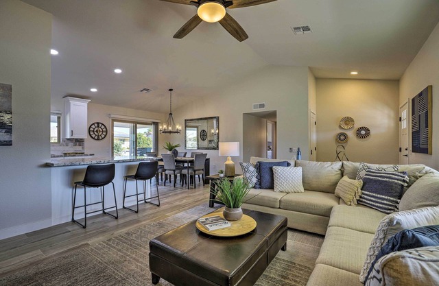 Putting Green, Grill: Home in Sun City West!